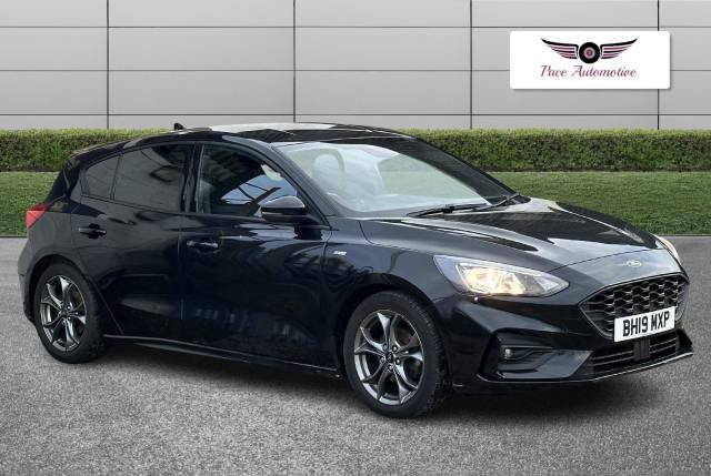 Ford Focus 1.0T EcoBoost ST-Line Euro 6 (s/s) 5dr Hatchback Petrol Black