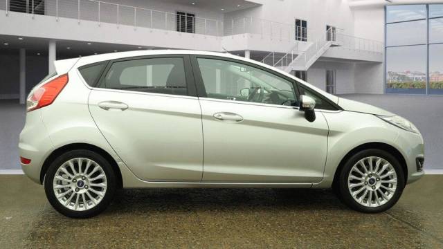 2014 Ford Fiesta 1.0T EcoBoost Titanium Euro 5 (s/s) 5dr