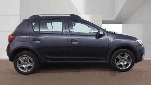 2017 Dacia Sandero Stepway 0.9 TCe Laureate Euro 6 (s/s) 5dr