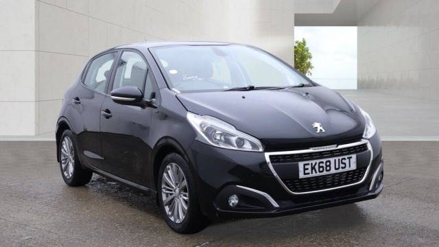 Peugeot 208 1.2 PureTech Signature Euro 6 (s/s) 5dr Hatchback Petrol Black