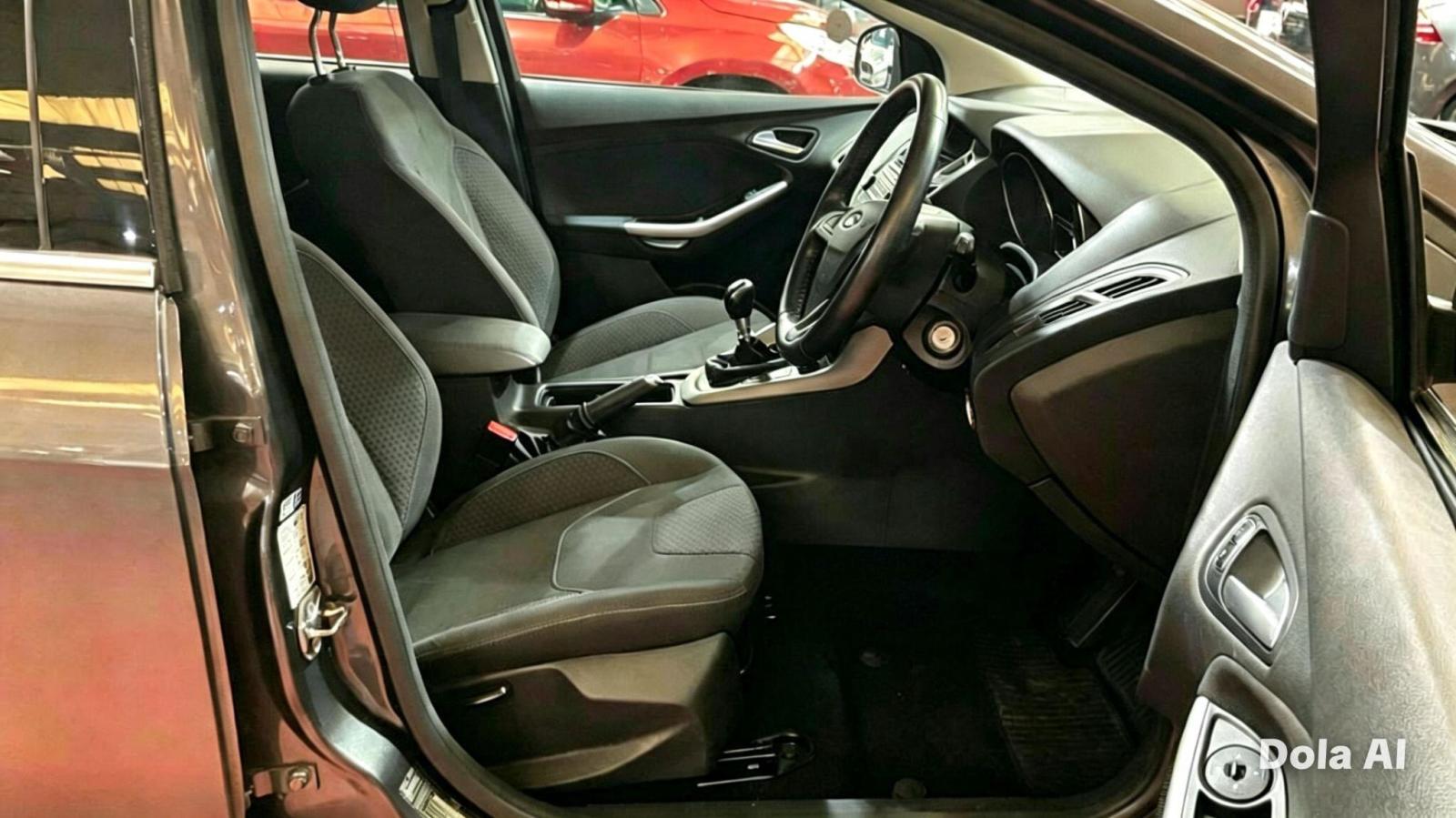 2015 Ford Focus thumbnail 6