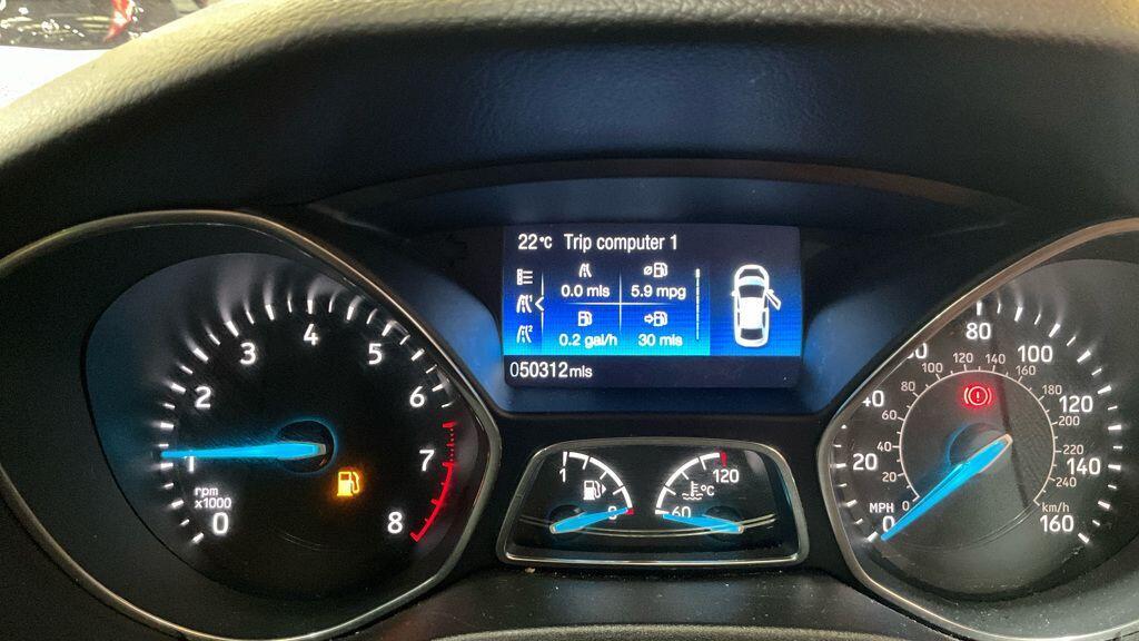2015 Ford Focus thumbnail 7