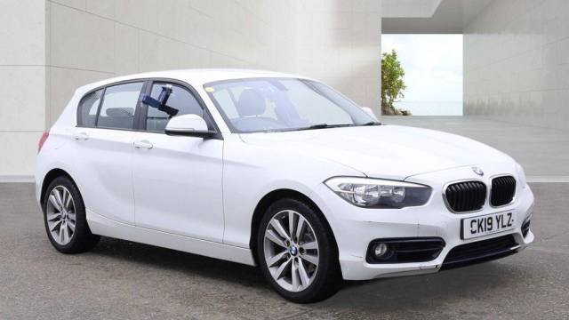 BMW 1 Series 1.5 118i GPF Sport Auto Euro 6 (s/s) 5dr Hatchback Petrol White