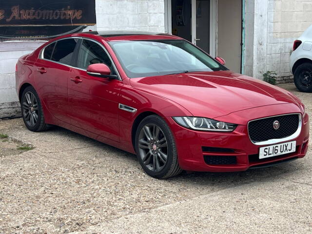 Jaguar XE 2.0d Portfolio Auto Euro 6 (s/s) 4dr Saloon Diesel Red