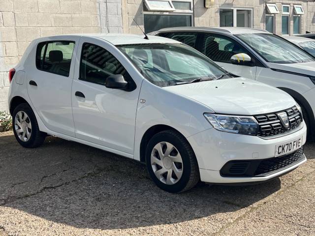 Dacia Sandero 1.0 SCe Essential Euro 6 5dr Hatchback Petrol White